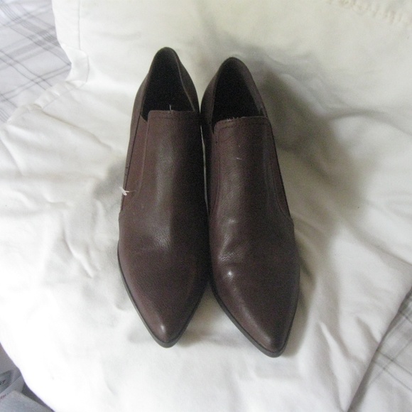 *New H by HALSTON "Karl" Ankle Boots Sz 10 - Picture 3 of 5